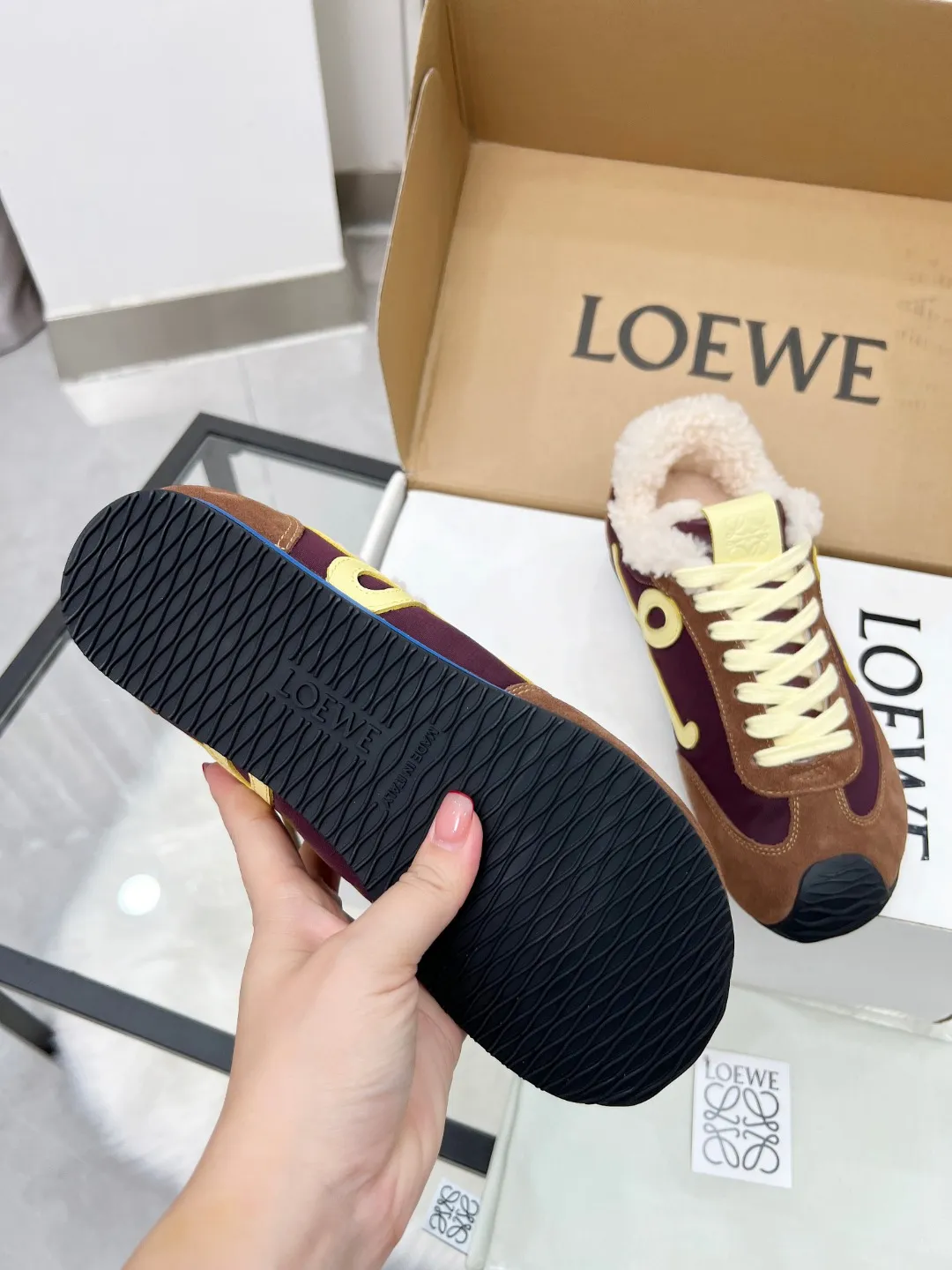 👟👟Ex-factory price 500👟👟 Male +10 2025 autumn and winter Maoli new style, the same style as Wang Yibo! Loewe Ballet Runner 2.0 sports shoes for couples, moral training shoes, new color matching retro series running shoes, standard size: women's size 35-40, men's size 39-45, button ➕20